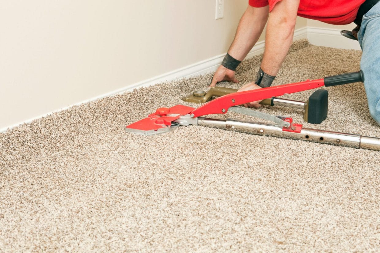 How To Stretch Carpet